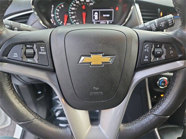 Used 2020 Chevrolet Trax LT w/ LT Convenience Package image 11