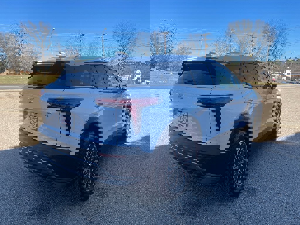 New 2025 Chevrolet Blazer EV LT image 10