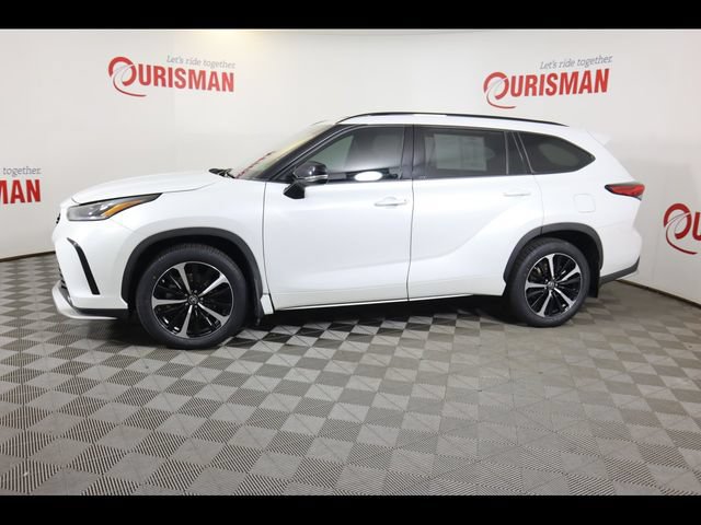 Used 2022 Toyota Highlander XSE AWD/4WD image 16