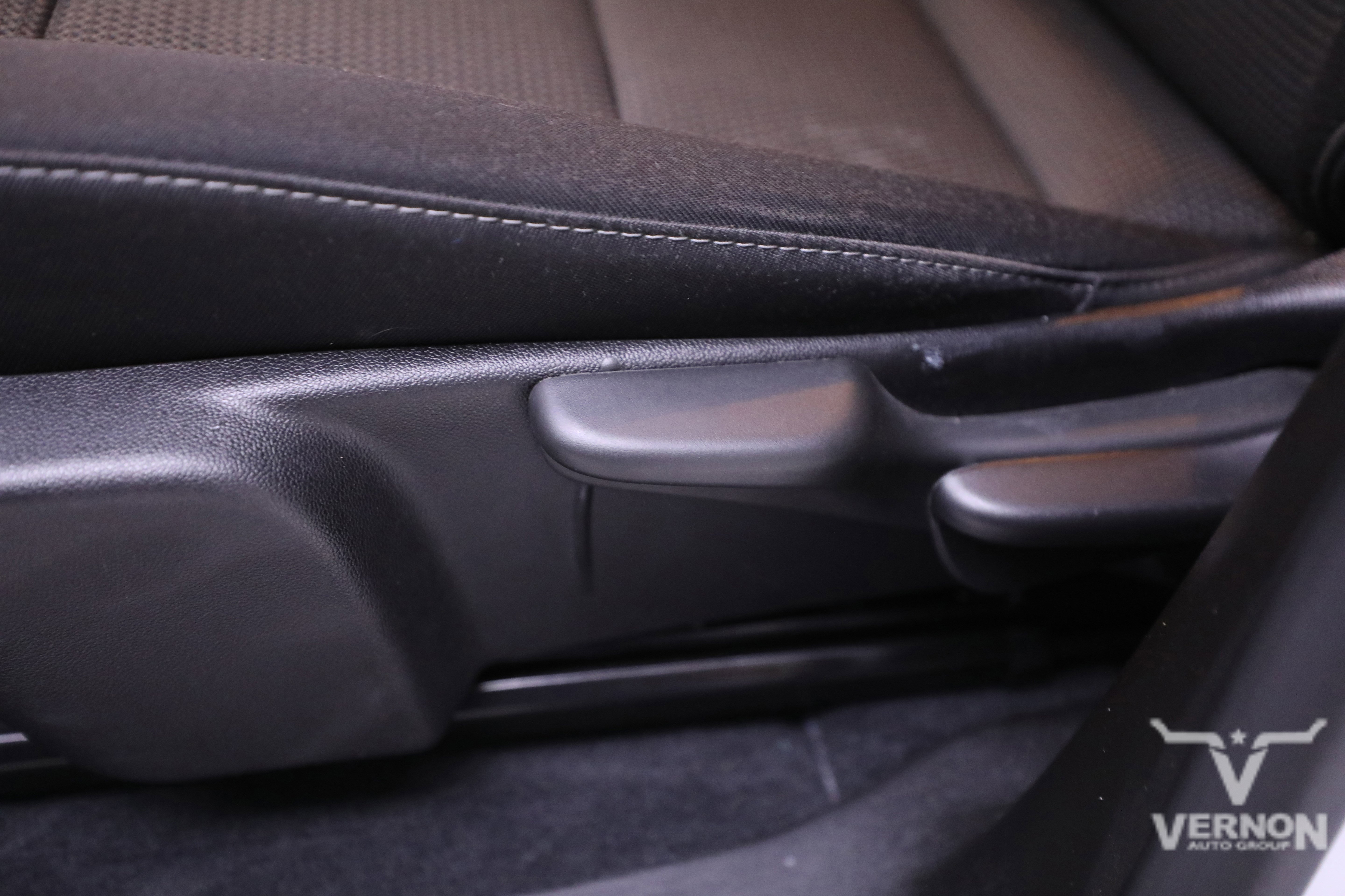 Used 2024 Chevrolet Colorado LT w/ LT Convenience Package image 14