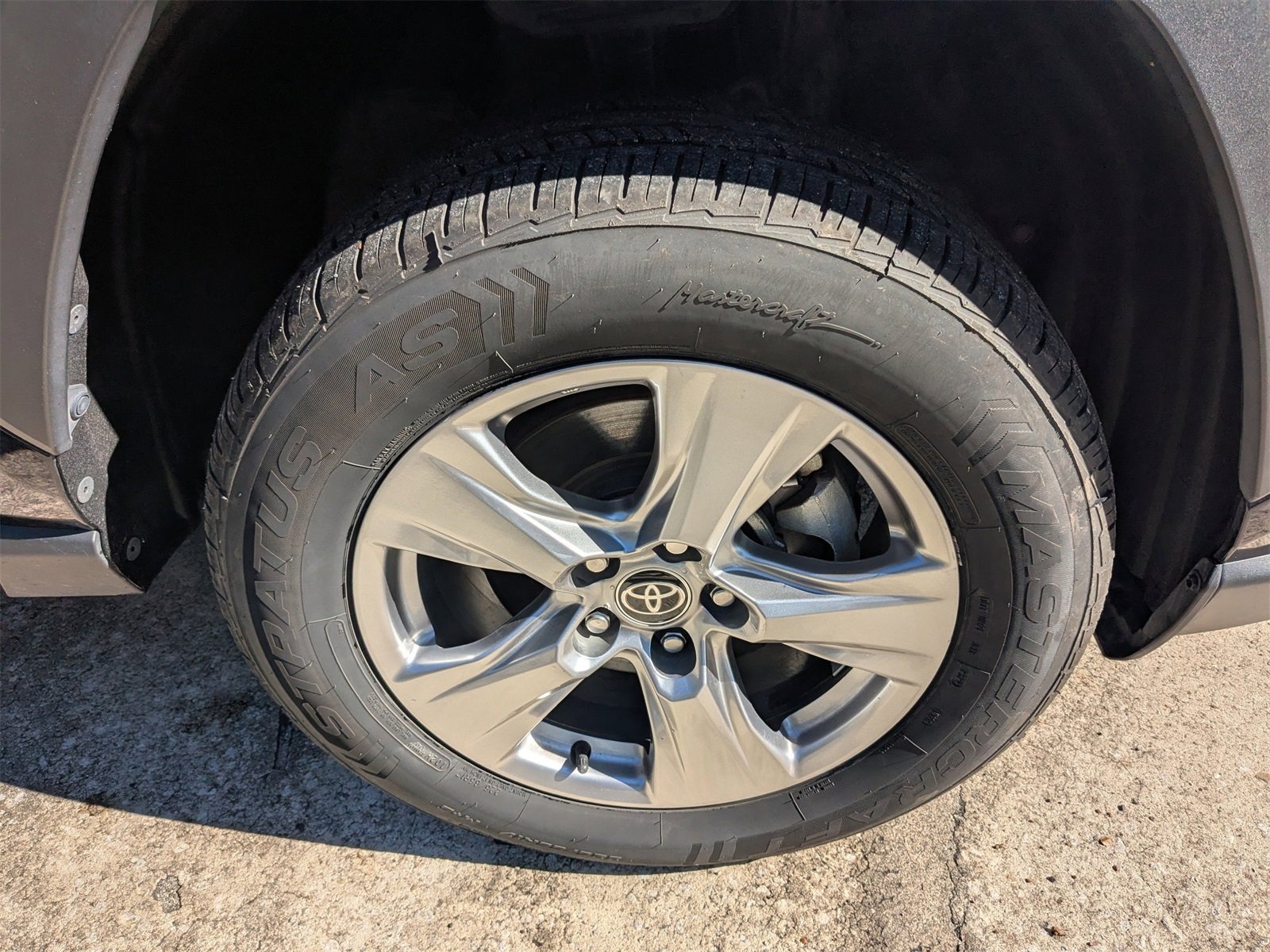 Used 2023 Toyota RAV4 XLE image 11