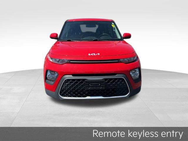 Certified 2022 Kia Soul LX image 3