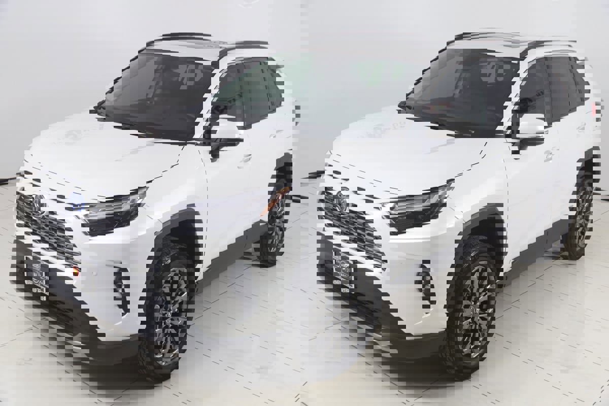 Used 2024 Toyota RAV4 Limited image 21