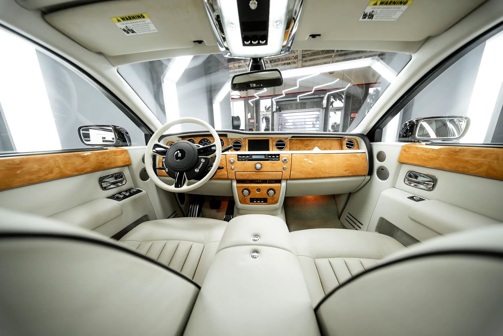 Used 2009 Rolls-Royce Phantom Sedan image 2