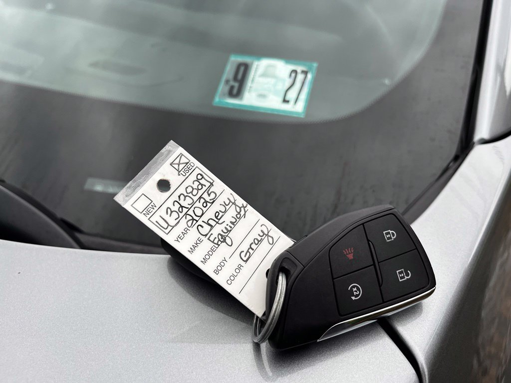 Used 2025 Chevrolet Equinox LT AWD/4WD image 30