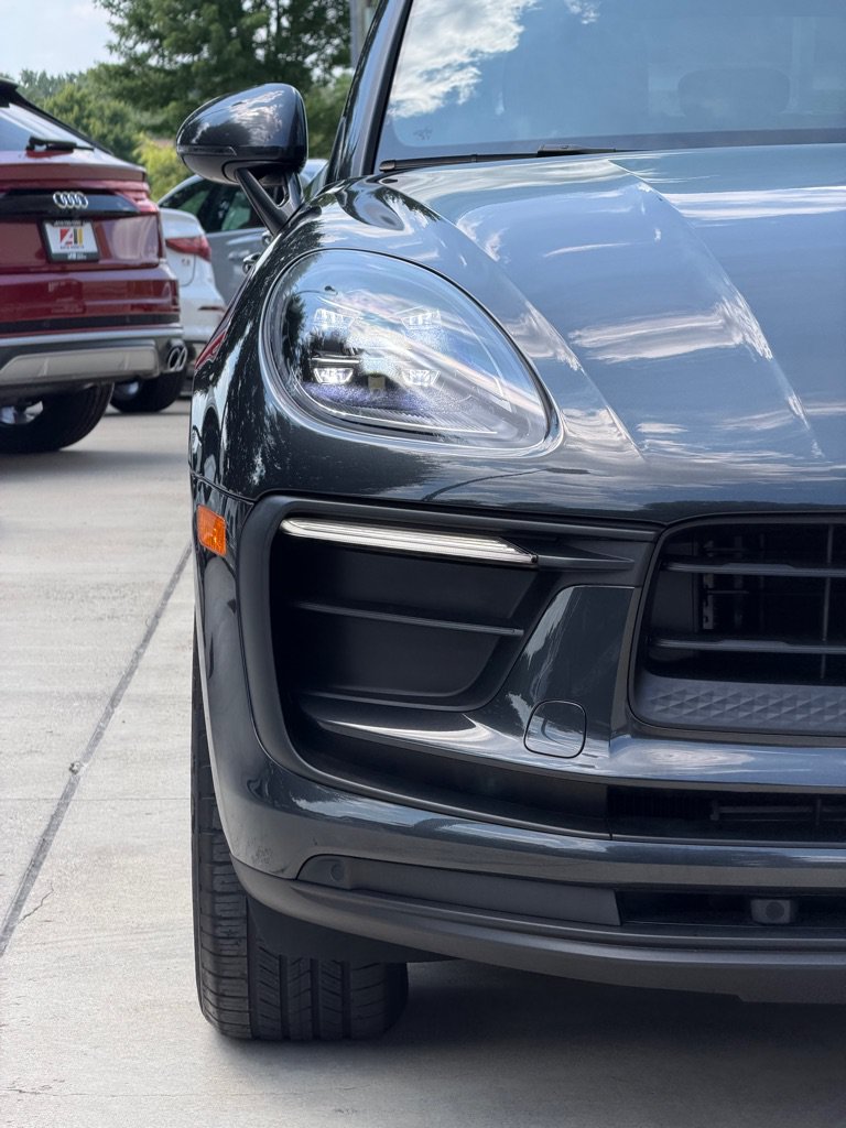 Used 2023 Porsche Macan AWD/4WD image 12