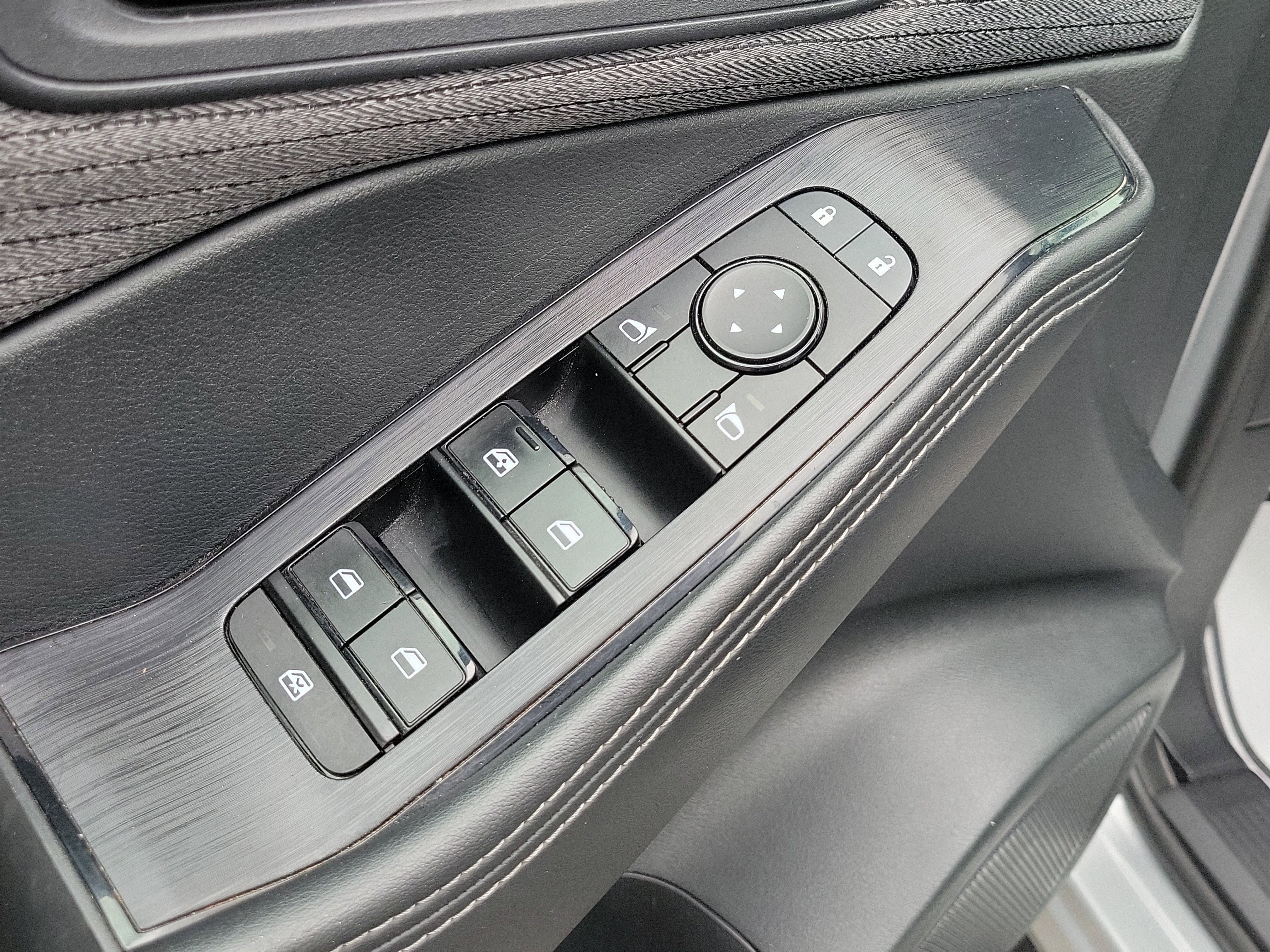 Certified 2021 Nissan Rogue SV AWD/4WD image 17