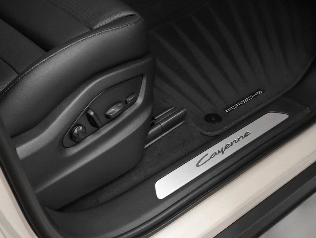 New 2025 Porsche Cayenne image 56