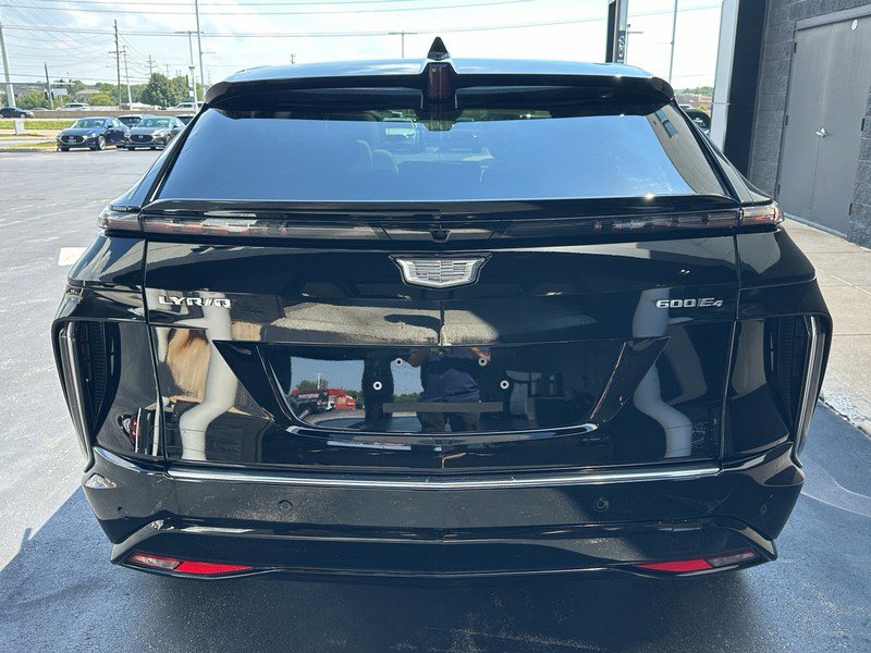 New 2025 Cadillac Lyriq Luxury image 3