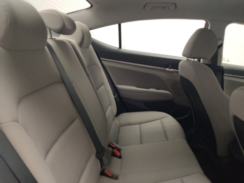 Used 2018 Hyundai Elantra SE FWD image 19