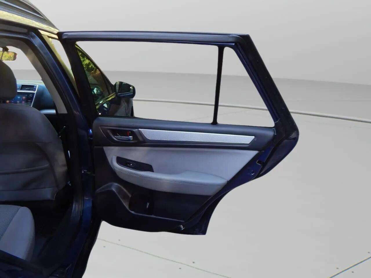 Used 2019 Subaru Outback 2.5i Premium image 44