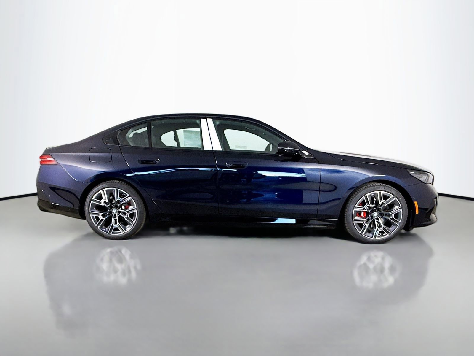 New 2026 BMW i5 eDrive40 w/ Executive Package image 8