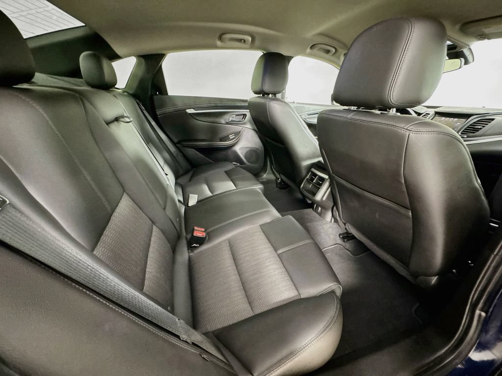 Used 2018 Chevrolet Impala LT FWD image 32