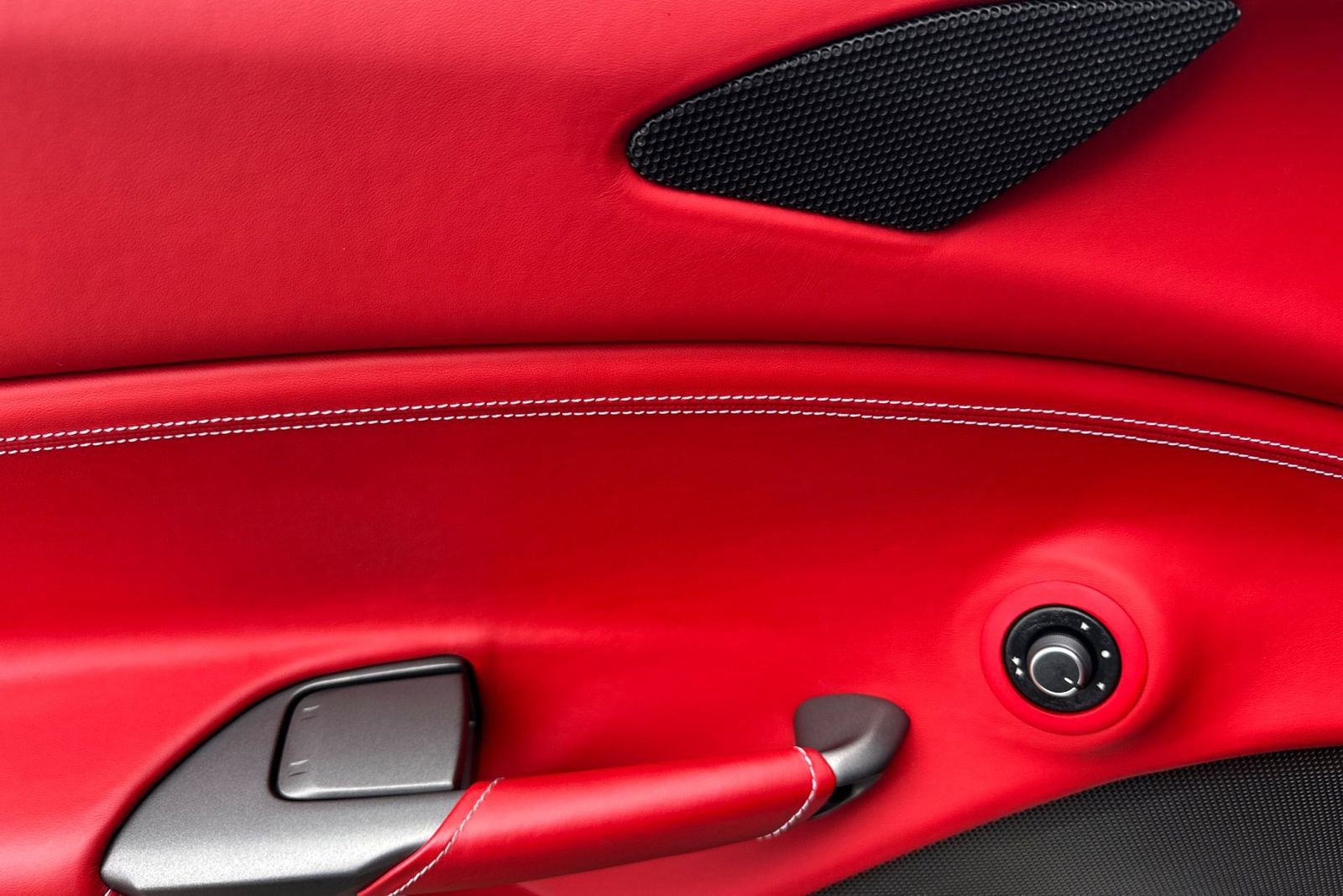 Used 2017 Ferrari 488 Spider image 12