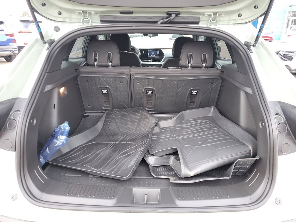 Used 2024 Chevrolet Trax RS image 29