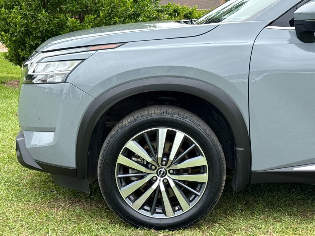 Used 2022 Nissan Pathfinder Platinum w/ Cargo Package FWD image 56