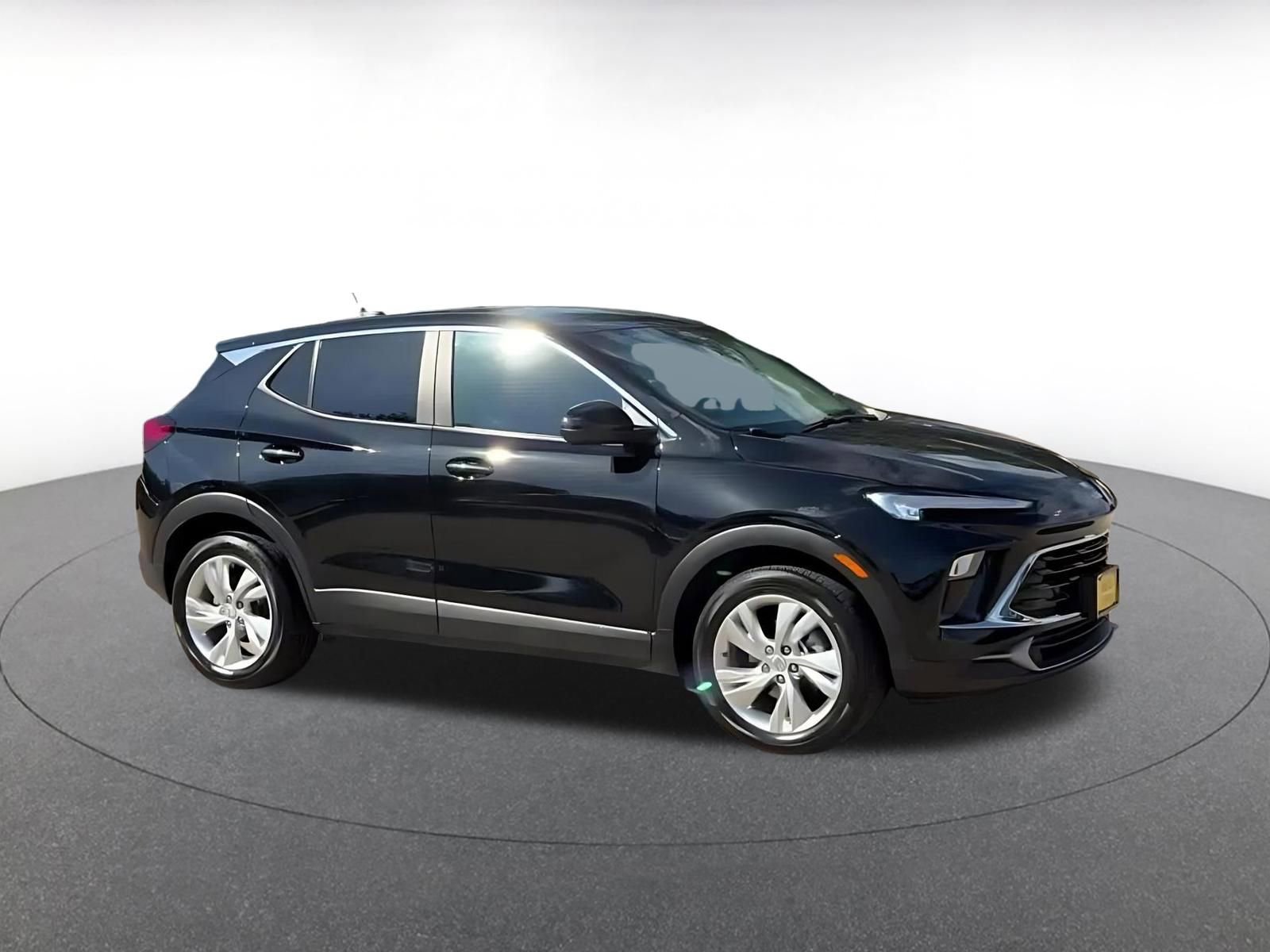 Used 2025 Buick Encore GX Preferred FWD image 2