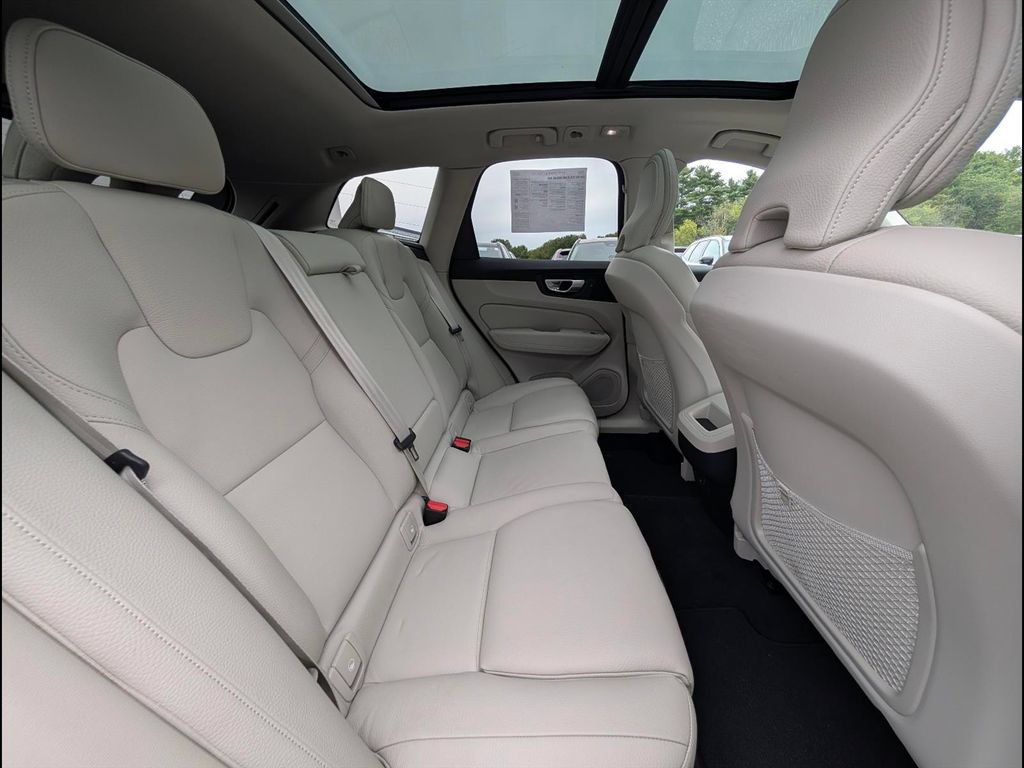 Certified 2024 Volvo XC60 B5 Plus w/ Protection Package Premier AWD/4WD image 14