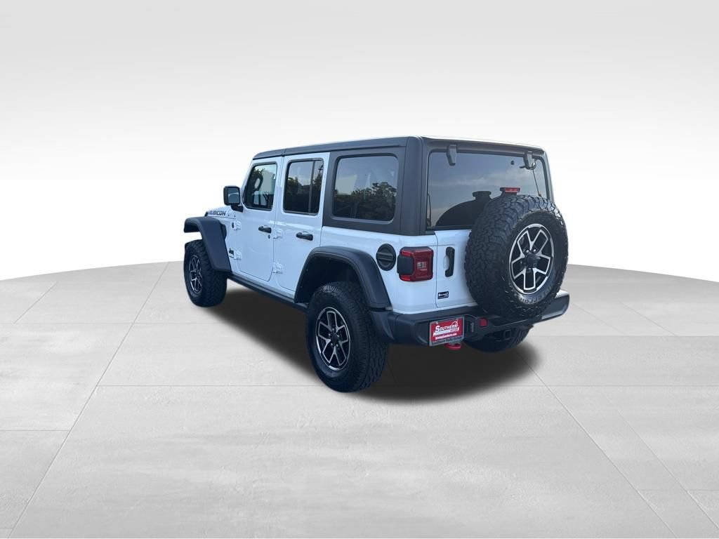 Used 2024 Jeep Wrangler Unlimited Rubicon AWD/4WD image 3