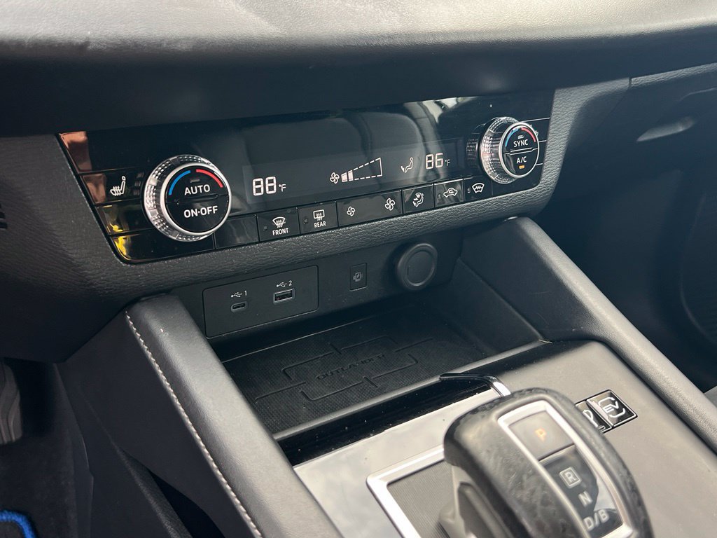 Used 2024 Mitsubishi Outlander 4WD Plug-In Hybrid image 23