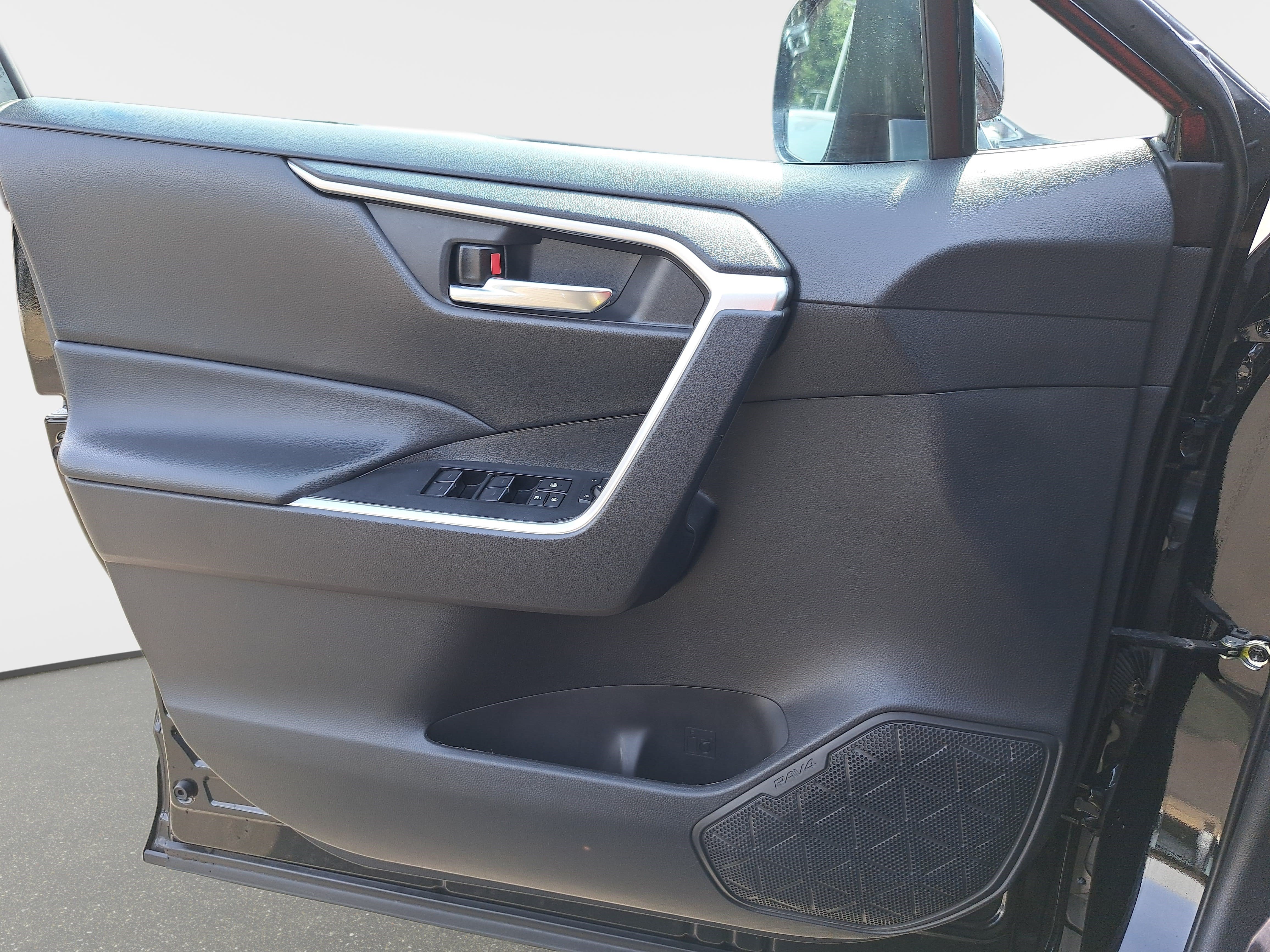 Used 2024 Toyota RAV4 XLE Premium FWD image 25