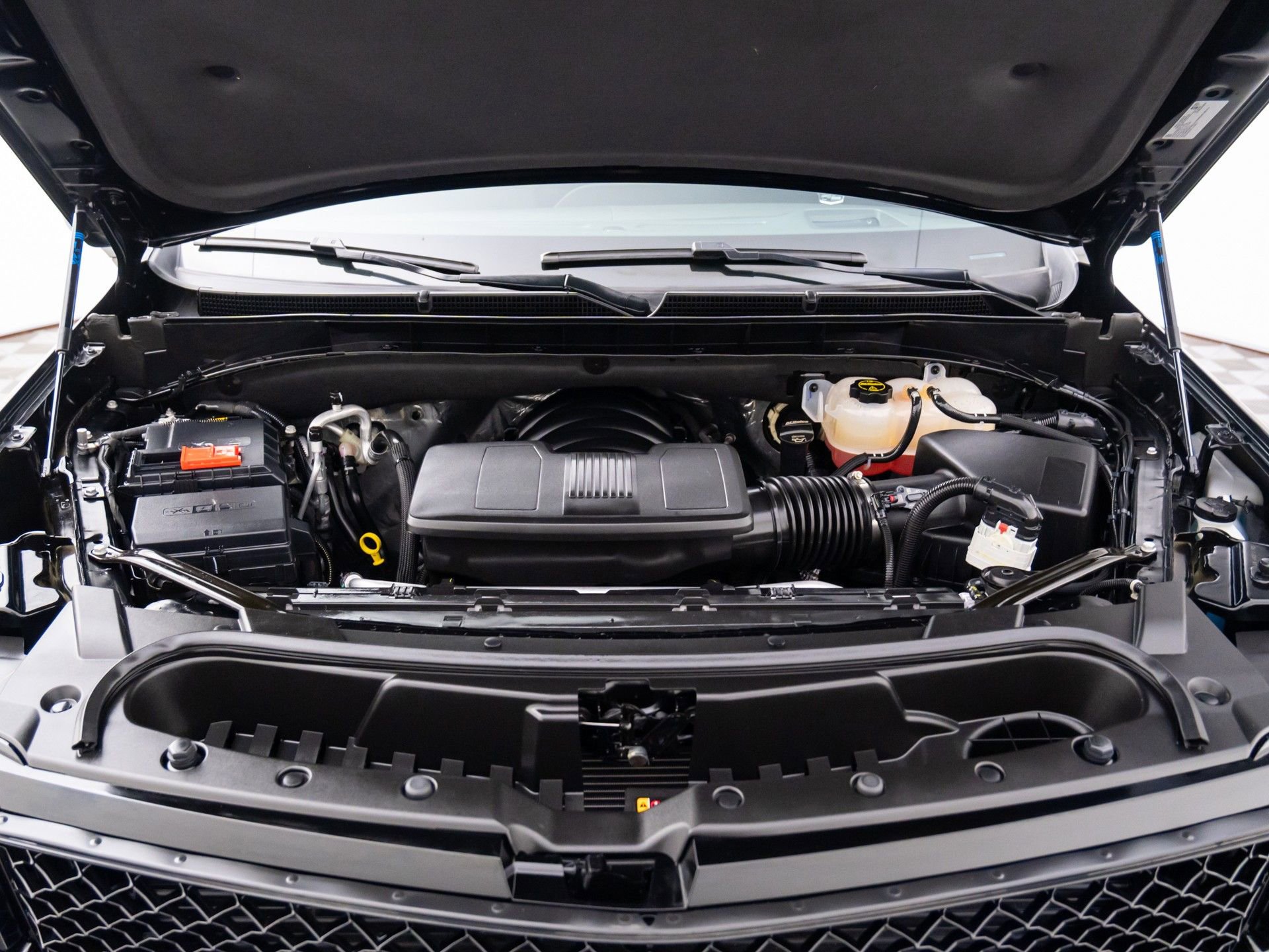 Certified 2024 Cadillac Escalade ESV Sport Platinum w/ LPO, ONYX Package image 35