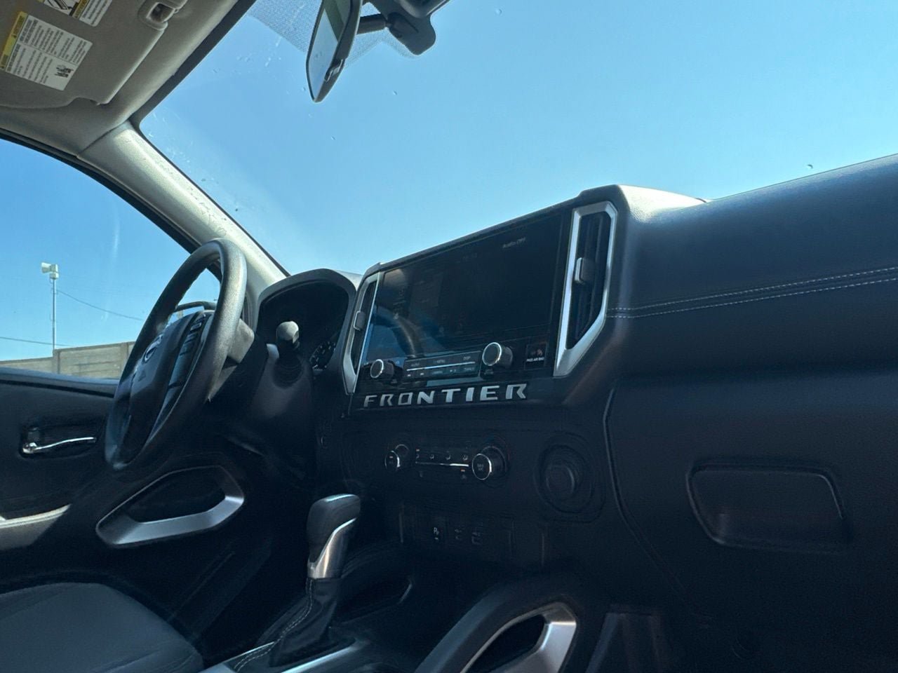 Certified 2025 Nissan Frontier SV w/ Tow Package RWD image 28