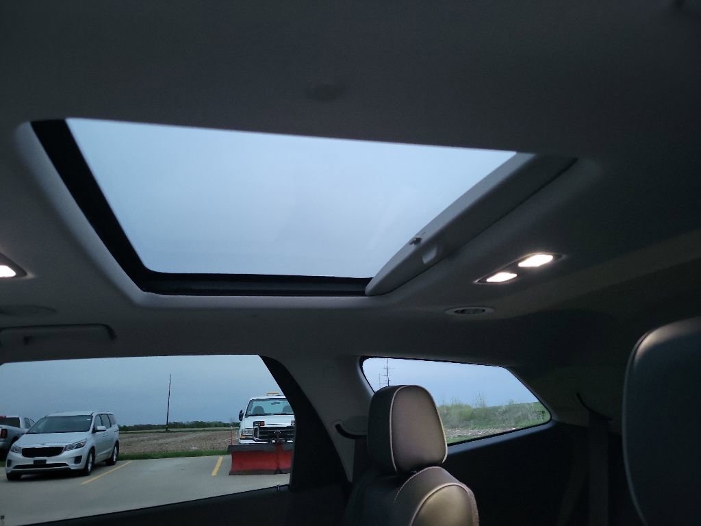 Used 2021 Buick Enclave Avenir AWD/4WD image 15