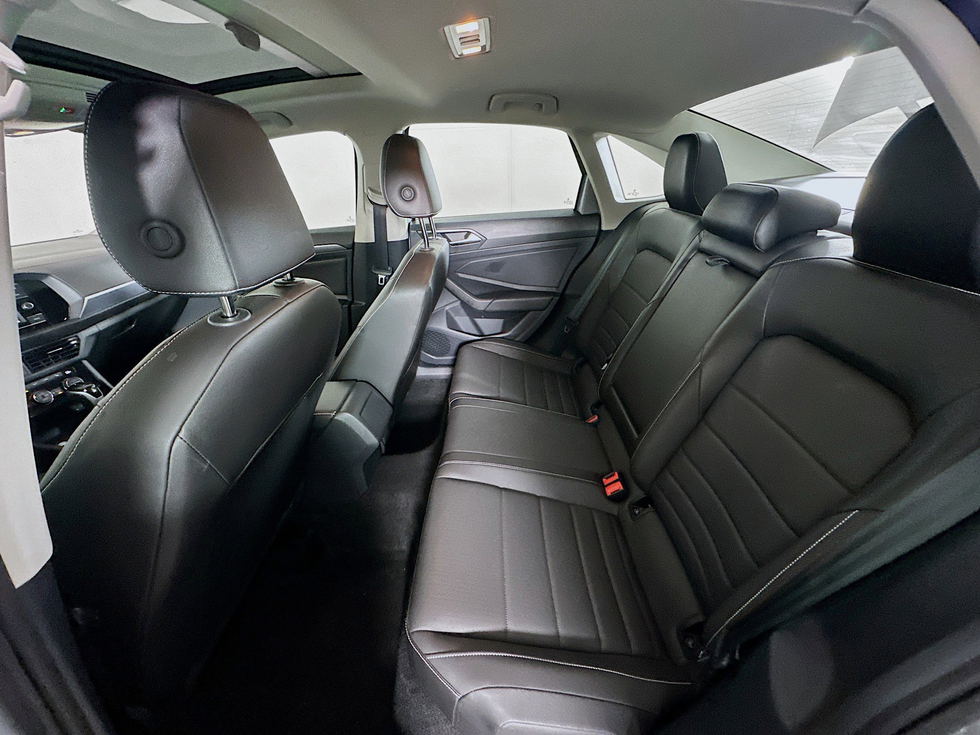 Used 2024 Volkswagen Jetta SE image 27