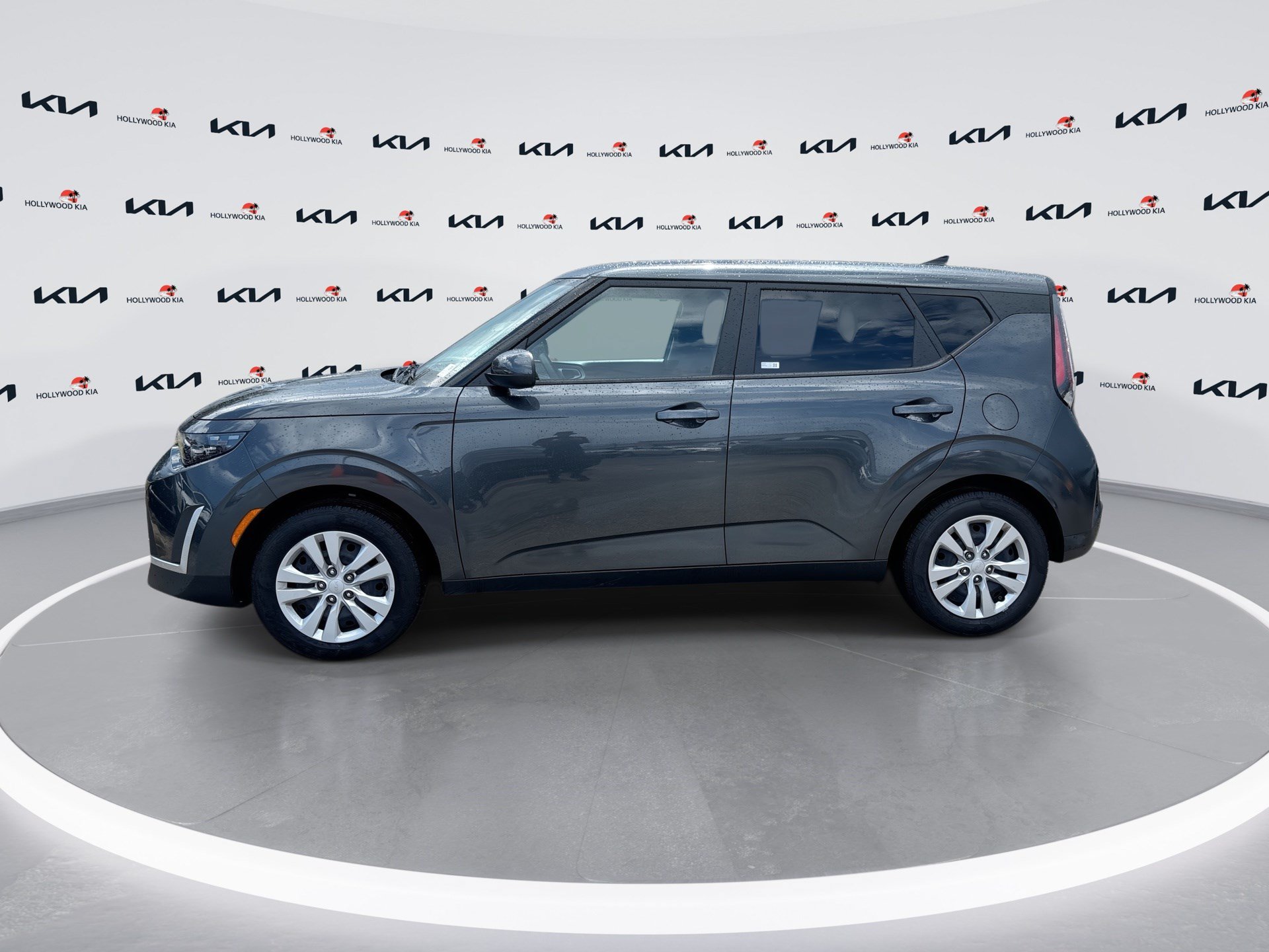 Used 2025 Kia Soul LX FWD image 5