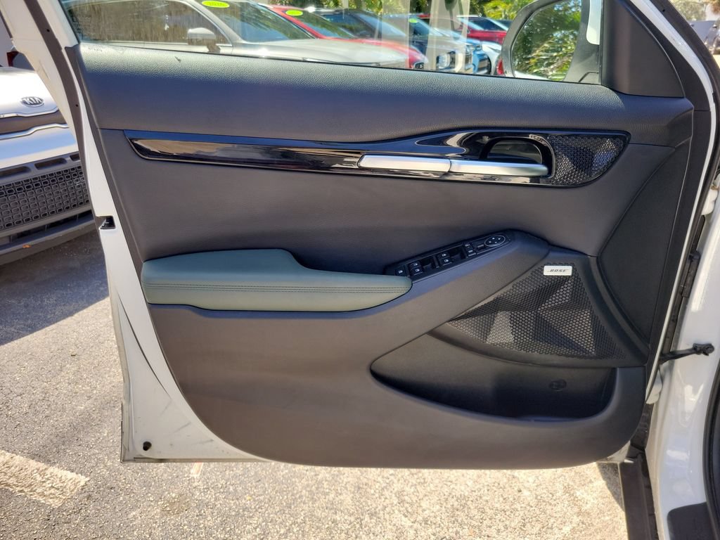 Certified 2024 Kia Seltos SX w/ SX Sunroof Package AWD/4WD image 19