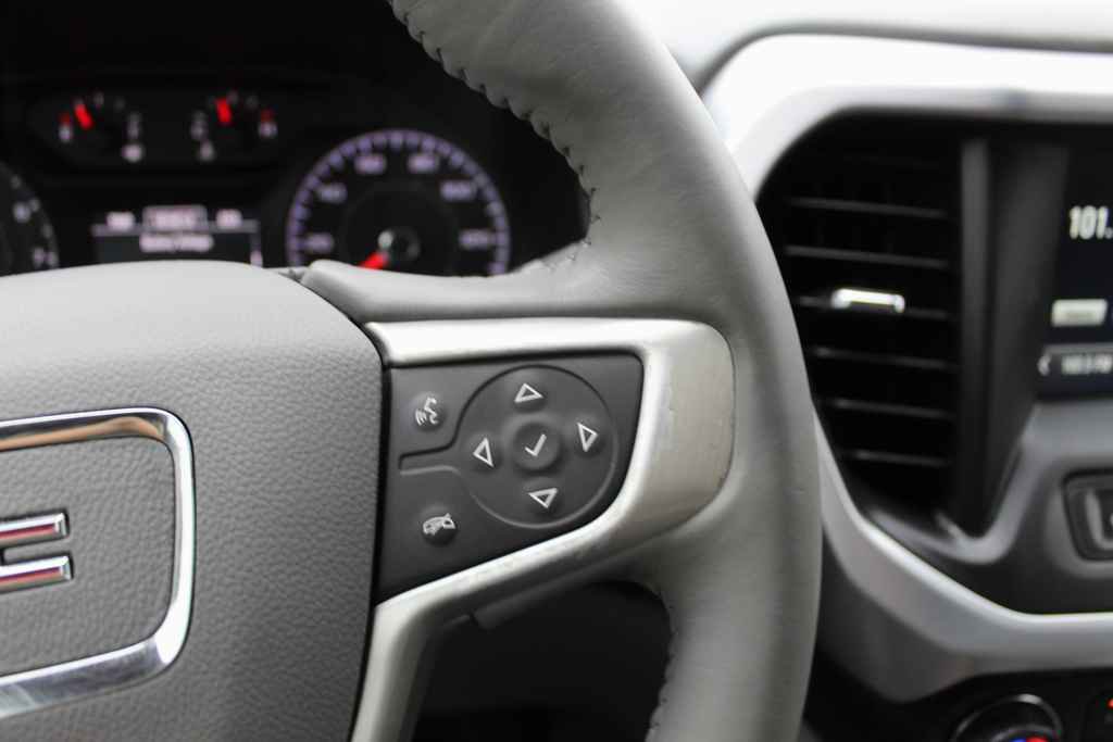 Used 2017 GMC Acadia SLE FWD image 16