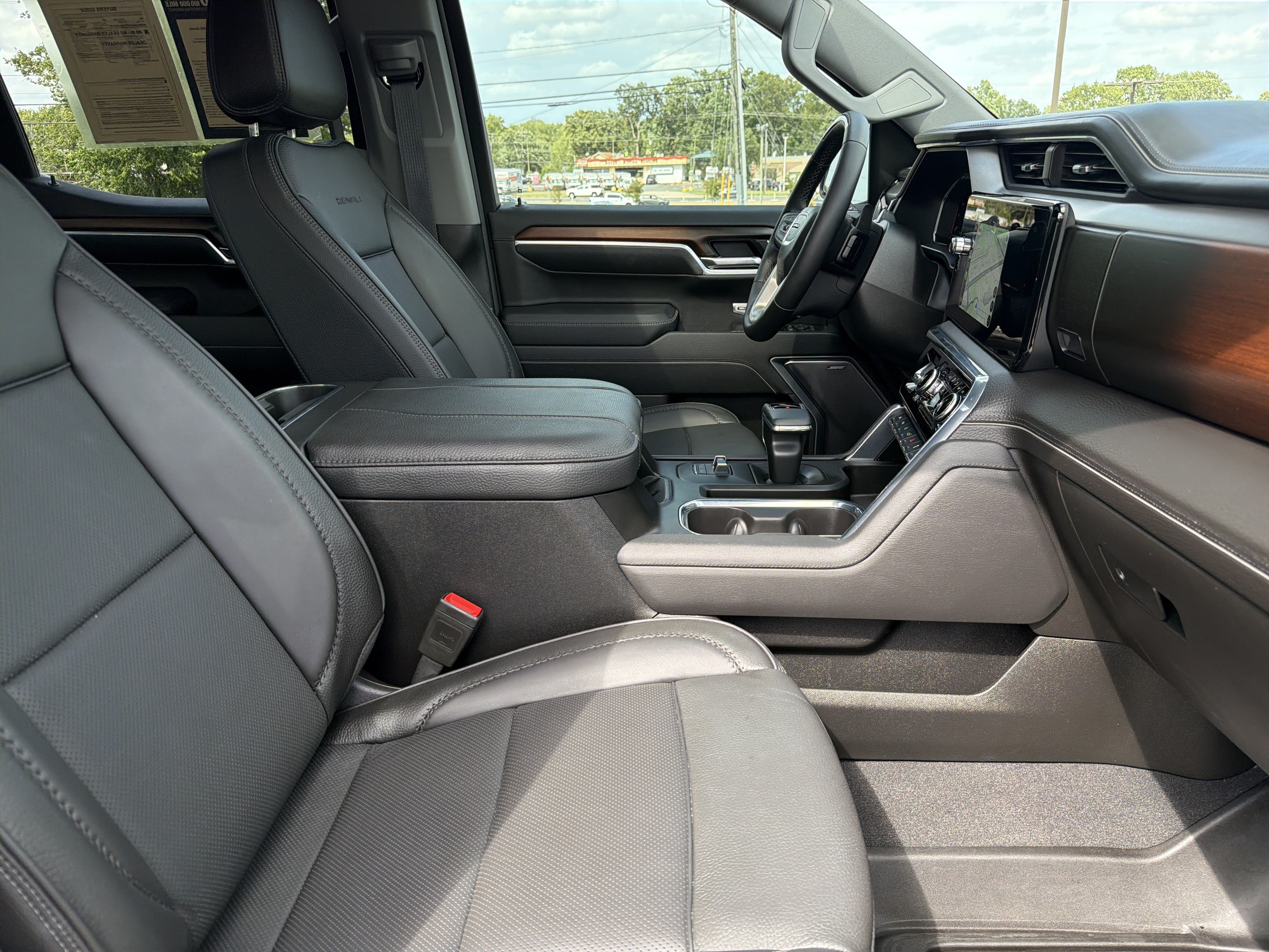 Used 2025 GMC Sierra 1500 Denali AWD/4WD image 32