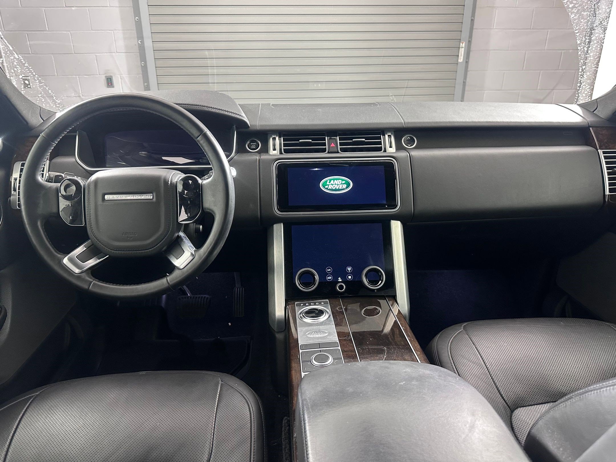 Used 2020 Land Rover Range Rover HSE image 13