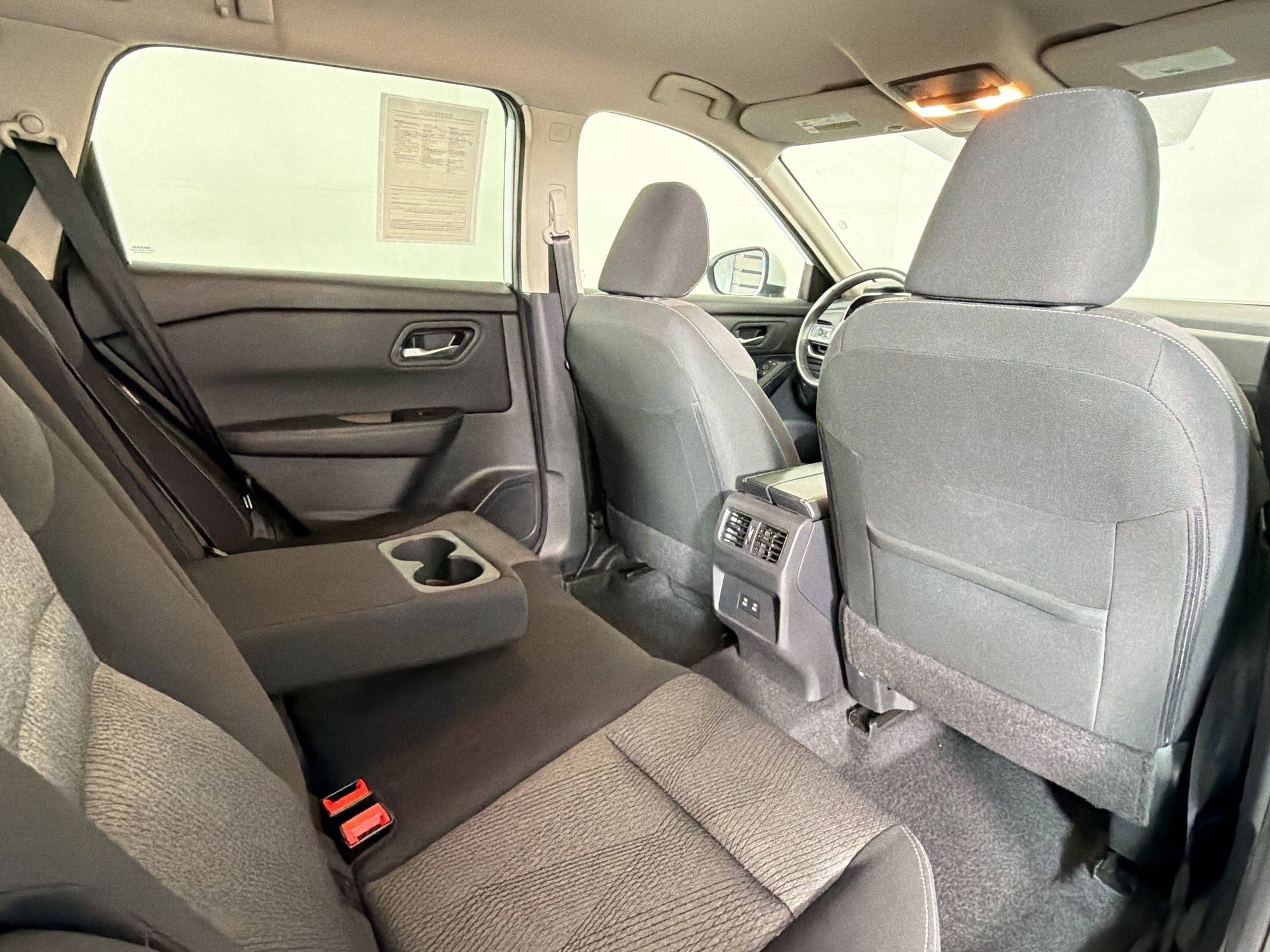Used 2025 Nissan Rogue SV FWD image 28