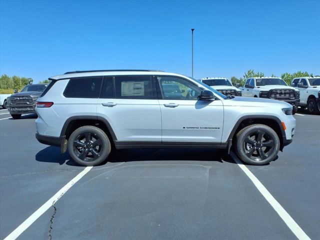 New 2025 Jeep Grand Cherokee L Limited image 18
