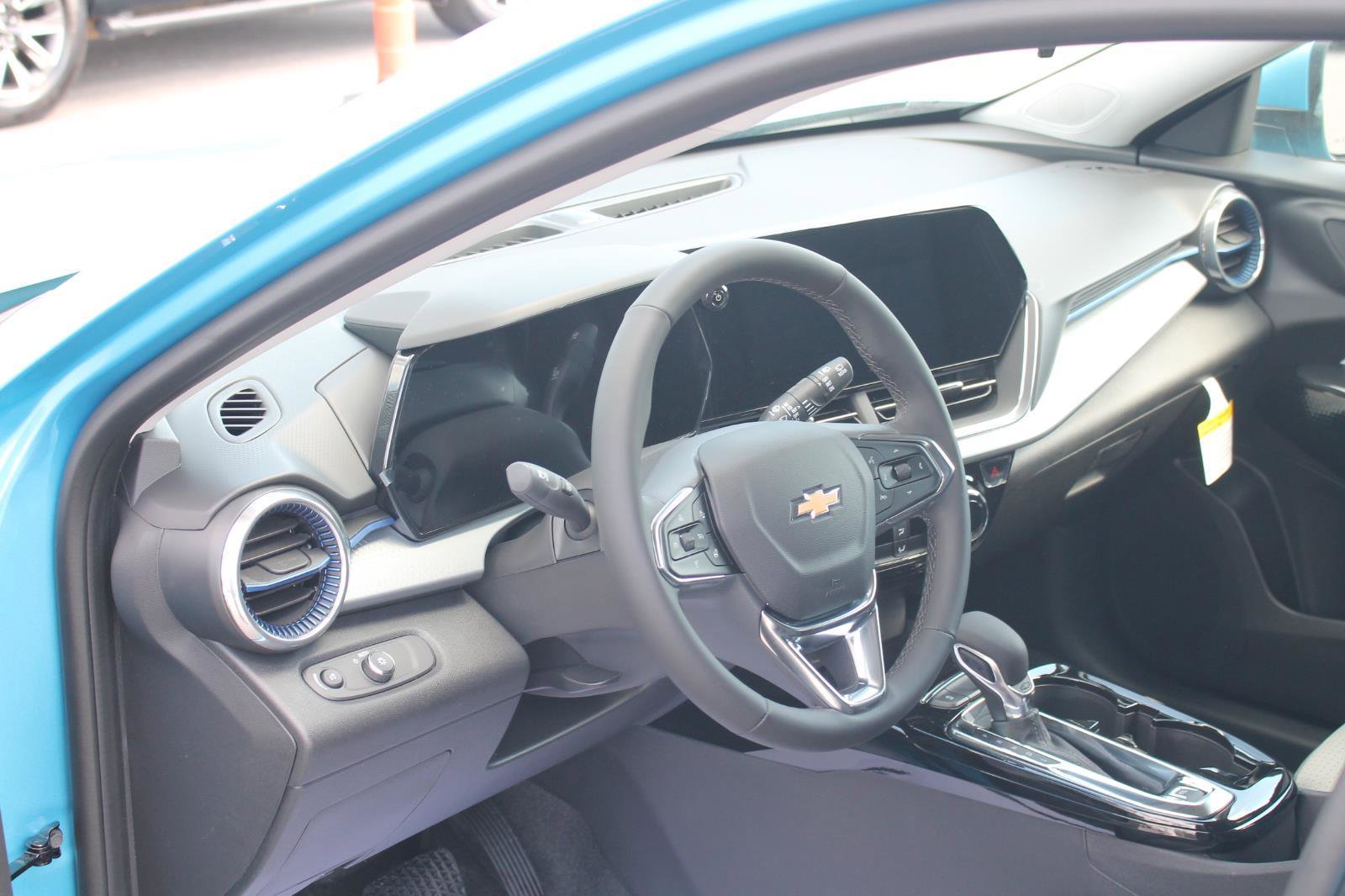 New 2026 Chevrolet Trax LT w/ Driver Confidence Package image 13