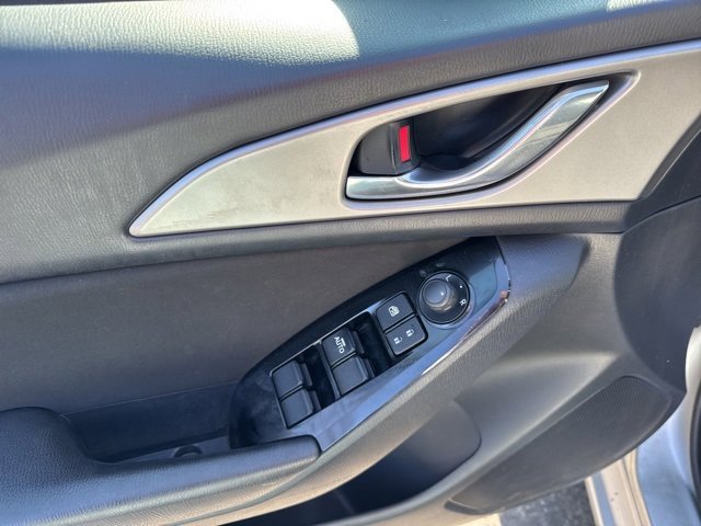 Used 2018 MAZDA MAZDA3 Sport w/ Preferred Equipment Package image 18