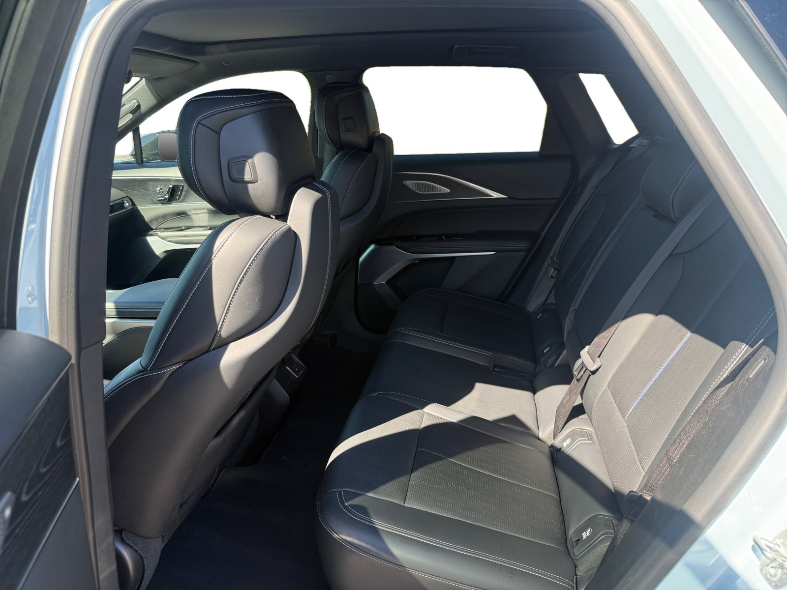 Used 2024 Cadillac Lyriq Sport w/ LPO, Floor Liner Package AWD/4WD image 16