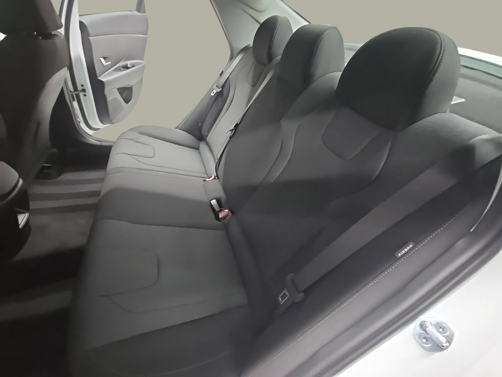 New 2026 Hyundai Elantra SE FWD image 14
