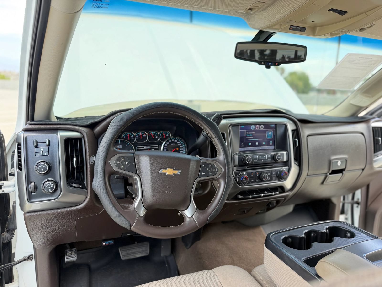 Used 2015 Chevrolet Silverado 1500 LT w/ LT Convenience Package AWD/4WD image 11