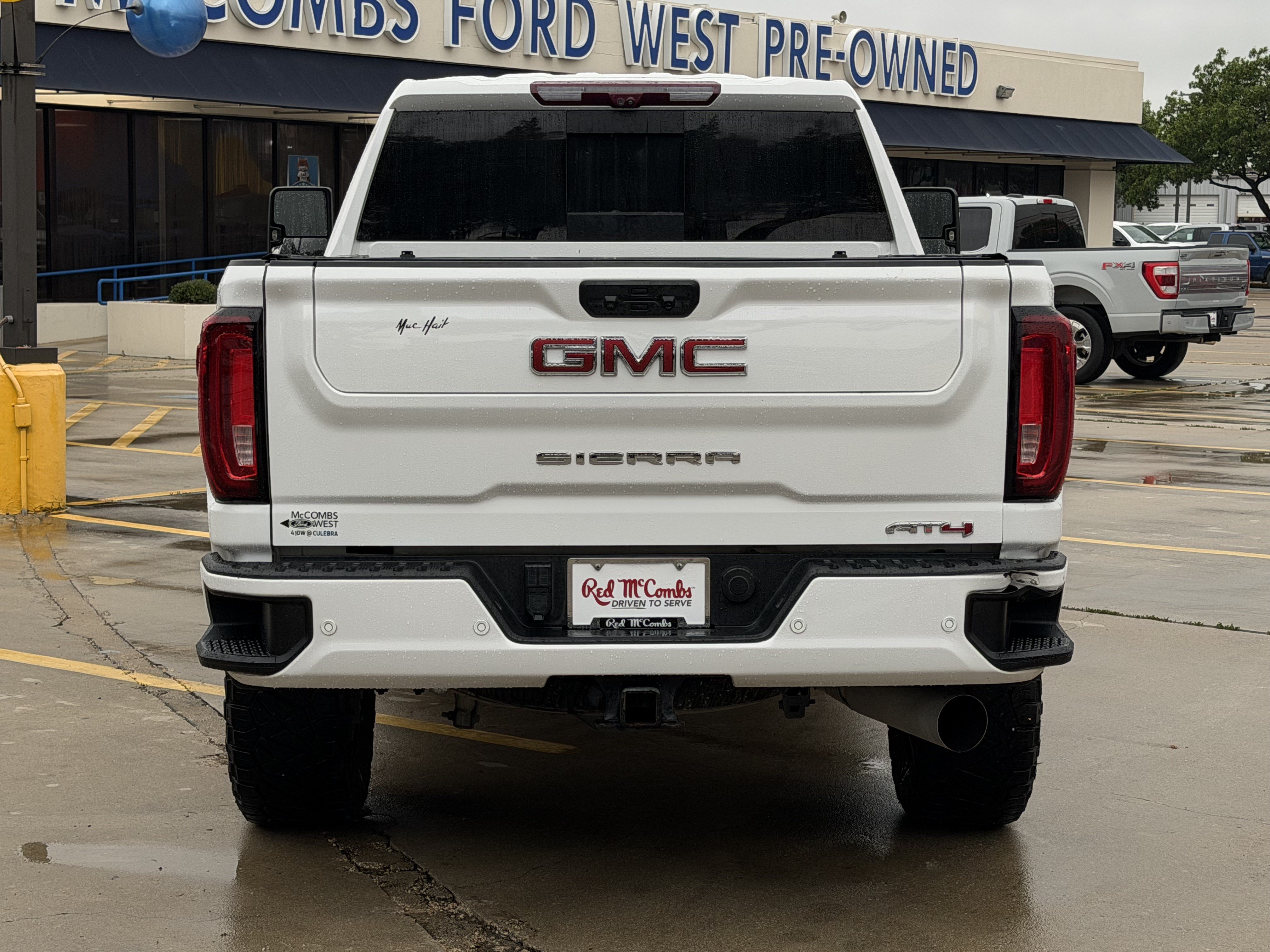 Used 2023 GMC Sierra 2500 AT4 w/ AT4 Premium Plus Package AWD/4WD image 9