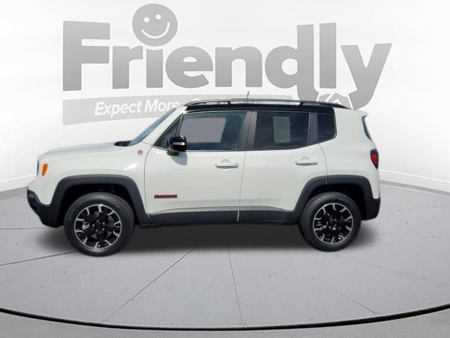 Used 2023 Jeep Renegade Trailhawk w/ Trailhawk Elite Group AWD/4WD image 2