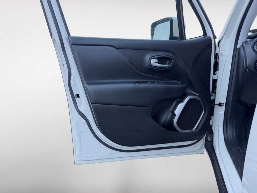 Used 2018 Jeep Renegade Limited w/ UConnect 8.4 Nav Group image 14