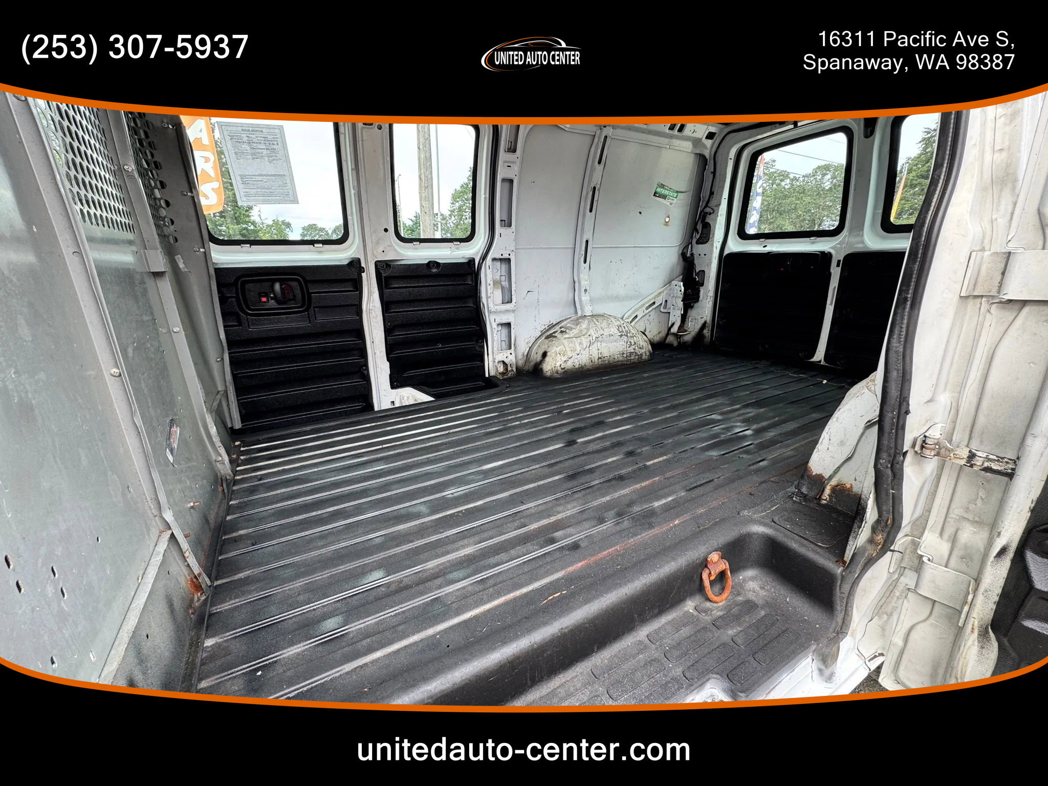 Used 2008 Chevrolet Express 3500 image 9