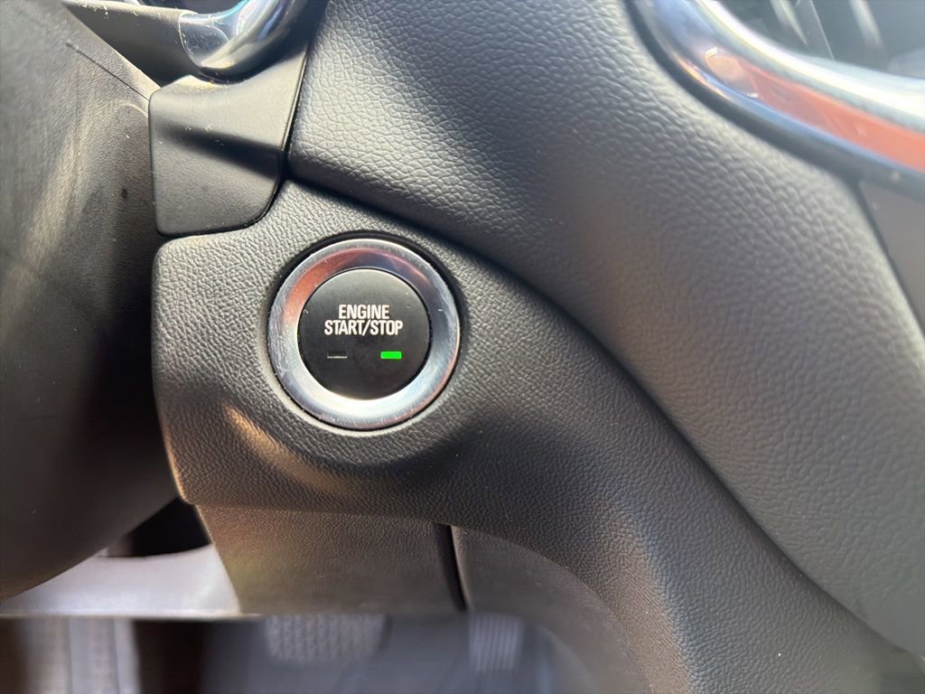 Used 2021 Chevrolet Equinox LT FWD image 22