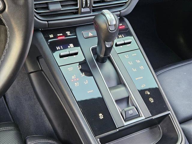Used 2023 Porsche Macan Turbo image 12
