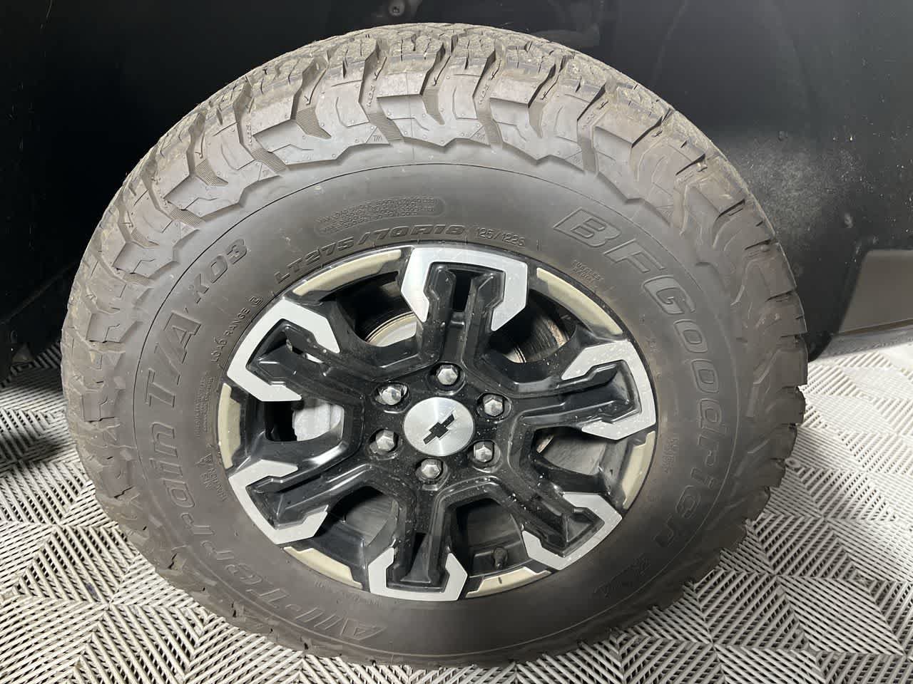 Used 2024 Chevrolet Silverado 1500 ZR2 w/ Technology Package AWD/4WD image 10