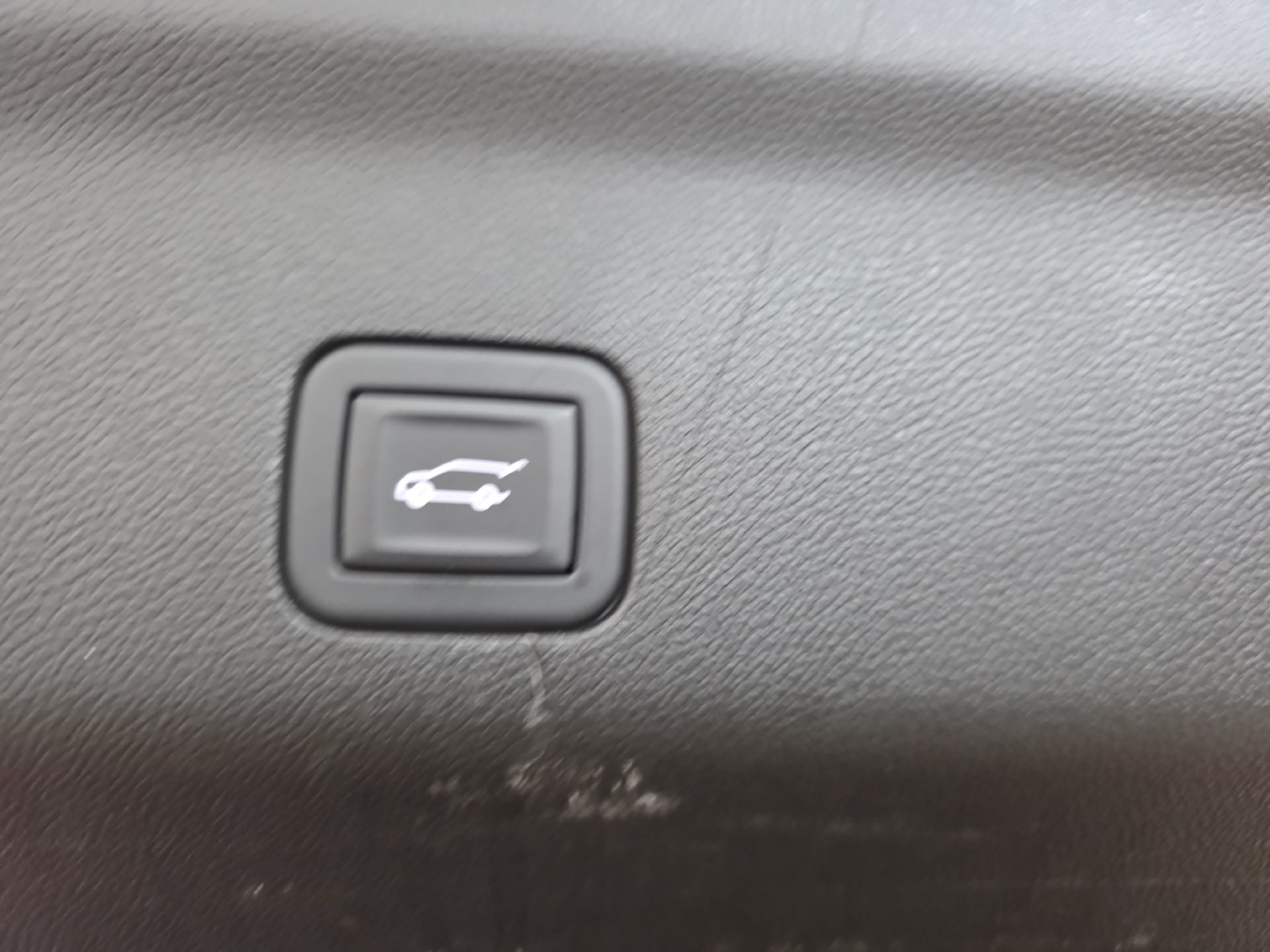 Used 2023 GMC Yukon Denali Ultimate AWD/4WD image 13