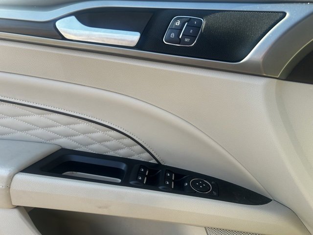 Used 2017 Ford Fusion Platinum image 9